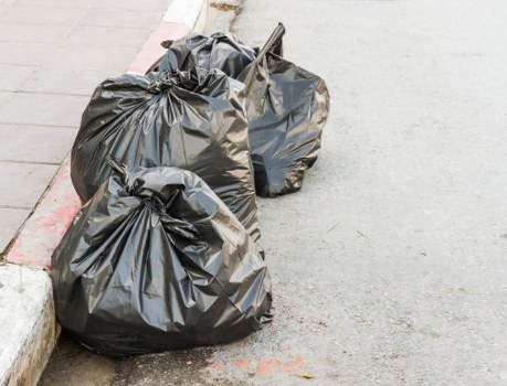 Recycling bins and commercial waste containers in Canarywharf